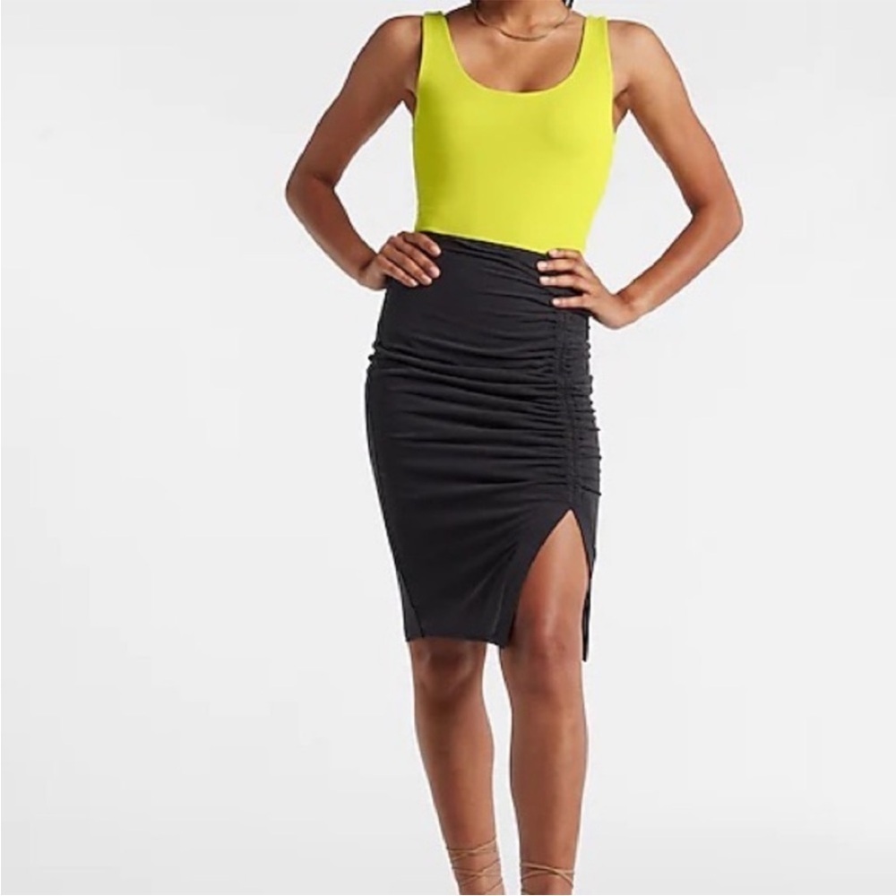 Express Body Contour Scoop Neck Bodysuit in Lemon Lime. Size XS - Picture 2 of 13